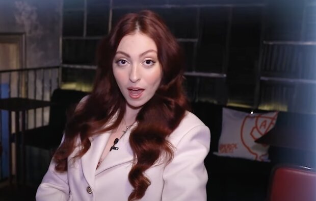 Маша Полякова, скриншот из YouTube