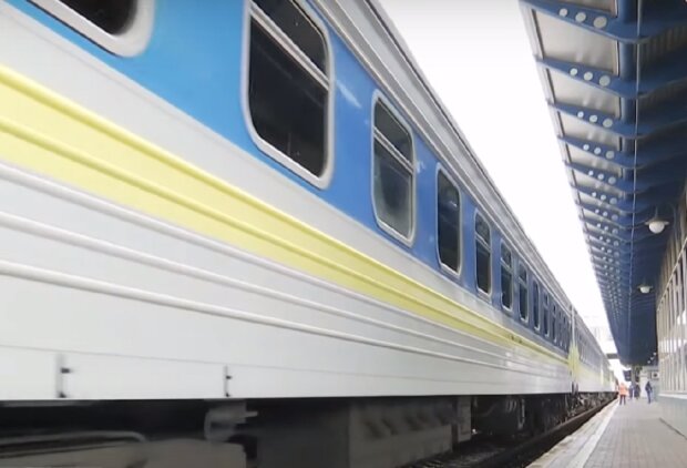 Поезд «Укрзализныци». Фото: YouTube, скрин