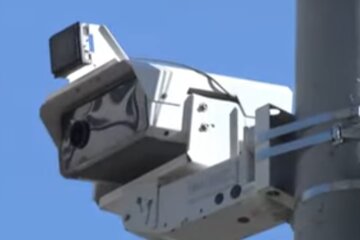 Камера видеофиксации нарушений. Фото: скриншот YouTube
