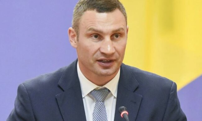 Кличко наплевать на запреты МОЗ: карантин в Киеве опять ослабляют, дети в зоне риска