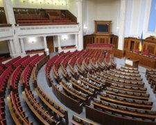 Места для целовашек: украинцы шутят о расстановке новых депутатов в Раде