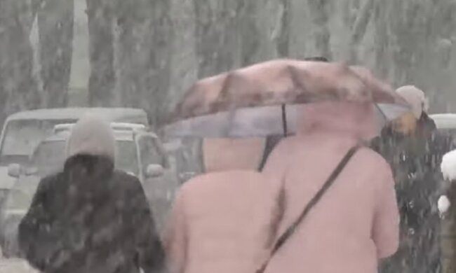 В декабре Украину заметет снегом. Фото: скриншот Youtube-видео