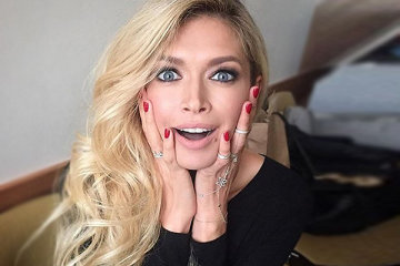 Вера Брежнева опубликовала свои откровенные снимки в постели