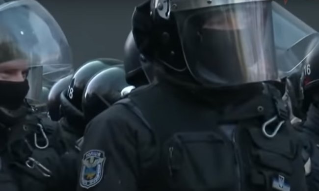 Полиция усилила меры безопасности, фото: скриншот YouTube