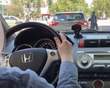 Керування автомобілем. Фото: скріншот YouTube-відео