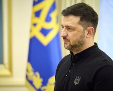 Президент України Володимир Зеленський вручає державну нагороду іноземному діячу за підтримку України