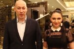 Дмитрий Гордон и Алеся Бацман. Фото: скриншот YouTube-видео