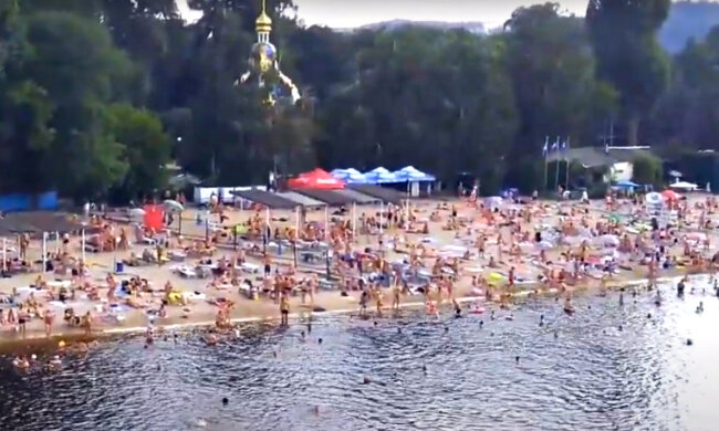 Пляж. Фото: скриншот YouTube-видео.