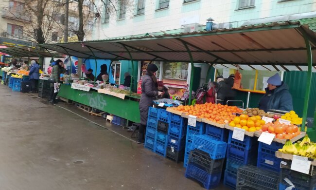 Ціни зірвуться з гальм: як із січня подорожчають продукти в Україні