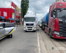 Смертельна ДТП на Бориспільській: вантажівка наїхала на 82-річну жінку-пішохода. Фото: Київ24 / Telegram