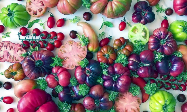 Какие продукты полезнее есть в сыром виде, чем в консервированном. Фото: YouTube