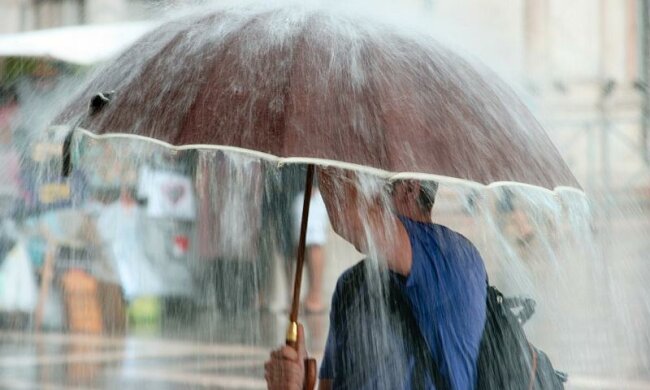 Зальет дождями: детали мрачного прогноза от синоптиков