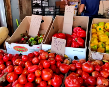 Для киян опублікували адреси, де можна одержати продукти. Фото: YouTube