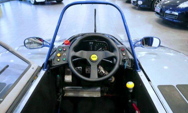 Компактный трехколесный спорткар BMW. Фото: topgir.com.ua