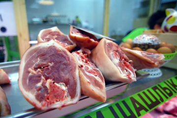 На скільки злетять ціни на м'ясо до Великодня. Фото: YouTube