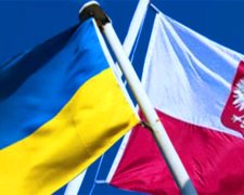 Флаги Украины и Польши. Фото: АиФ-Украина