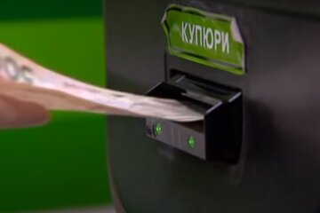 Что нужно делать, если банк блокирует переводы. Фото: Факты, скрин