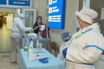 Врачи. Фото: скриншот Youtube-видео