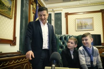 Президент встретился с детьми погибших военнослужащих. Фото: Офис Президента