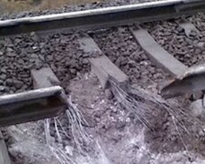 Пошкоджена залізниця. Фото: скріншот YouTube-відео