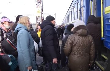 Эвакуация людей. Фото: скриншот YouTube-видео