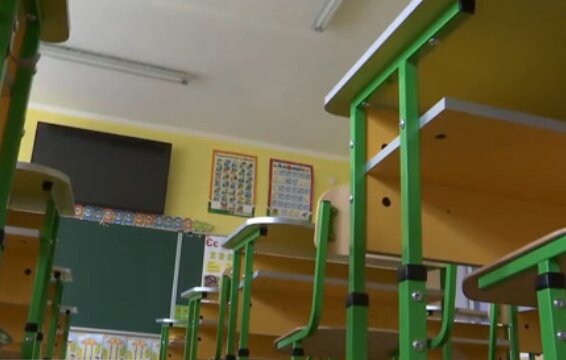 Карантин в школе. Фото: скриншот YouTube