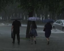 Дощ у місті. Фото: скріншот YouTube-відео