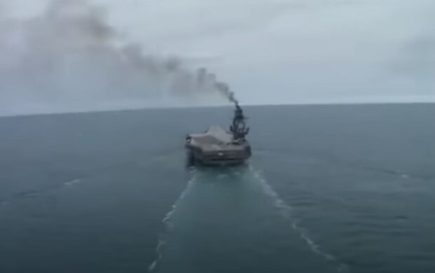 Корабль в море. Фото: скриншот YouTube-видео