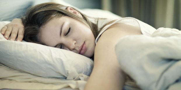 Ученые обнаружили взаимосвязь секса и крепкого сна: "чем больше..."