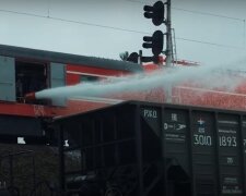 Палаючий російський потяг. Фото: YouTube, скрін