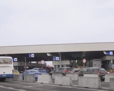 Транспорт на границе. Фото: скриншот YouTube-видео