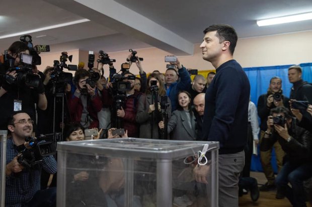 Результаты выборов президента: Зеленский ушел в отрыв, Порошенко безнадежно отстал — данные ЦИК