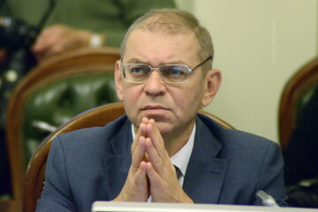 Сергей Пашинский собрался в новую Раду — людям раздают «подарки» от его имени