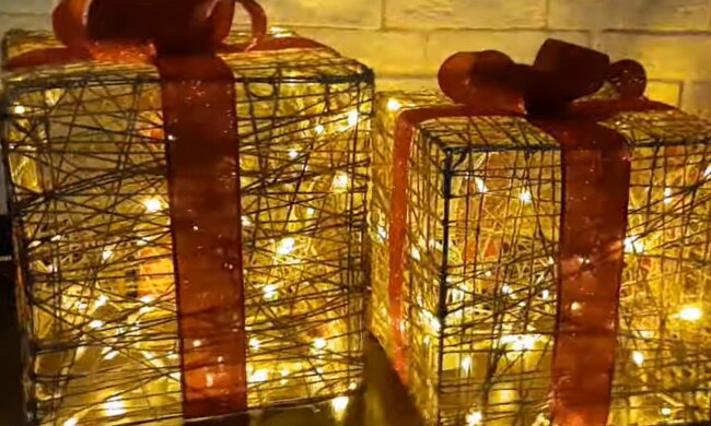 Новорічні подарунки.  Фото: скріншот YouTube-відео