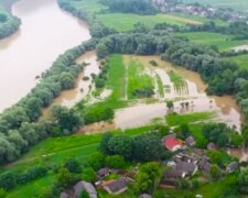Наводнение на западе Украины. Фото: скриншот YouTube