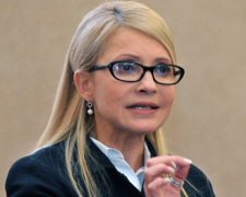 Как она кокетничает. Тимошенко будет думать, быть ли ей арбитром на дебатах Зеленского и Порошенко