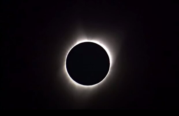 Сонячне затемнення. Фото: YouTube, скрін