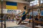 гімнастика дитина перекладина спорт