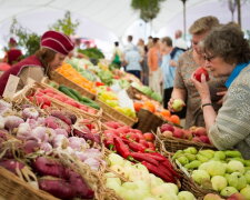 На овощном рынке. Фото YouTube, скриншот