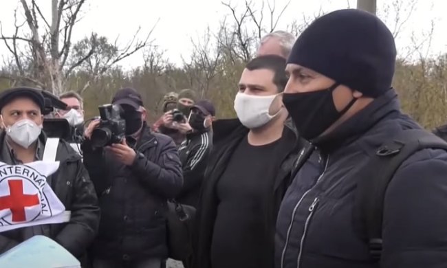 Четверо боевиков отказались возвращаться в "Л\ДНР". Фото: скриншот YouTube