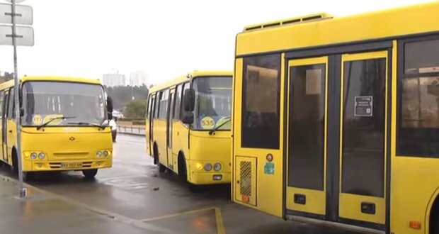 Автобуси у Києві. Фото: скріншот YouTube-відео