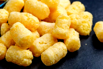 Из чего на самом деле делают кукурузные палочки. Фото: YouTube