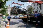 Столичную элиту наконец наказали за наглость и хамство: будут ходить пешком