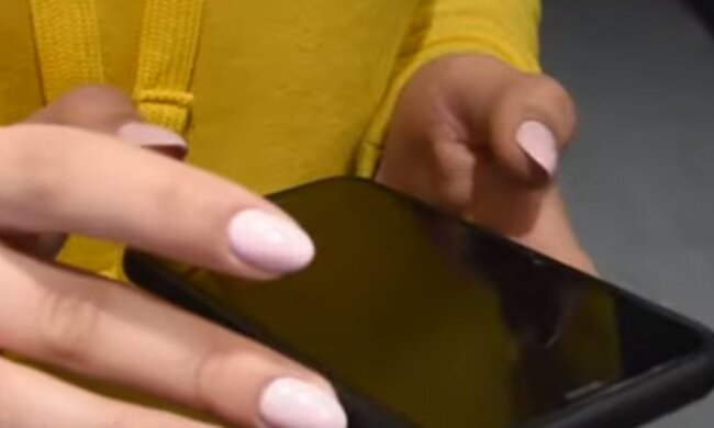 Смартфон. Фото: скриншот YouTube-видео