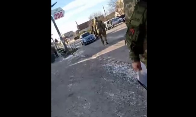 "Виловлюють, як псів безправних": в Ужгороді гучний скандал із ТЦК, у жінок урвався терпець