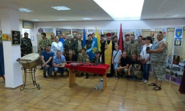 «Азов» запустив кампанію «Пам’ять нації»: захищає історичні пам’ятки та вшановує полеглих героїв