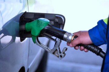 В Украине дорожает топливо для автомобилей. Фото: скриншот YouTube