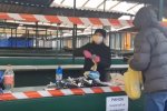 Кабмин обязал продавцов носить маски, перчатки и защитные очки. Фото: скриншот YouTube