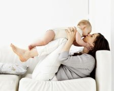 Поцелуй матери и ребенка: ученые показали, что в этот момент происходит в их мозге. Невероятное фото