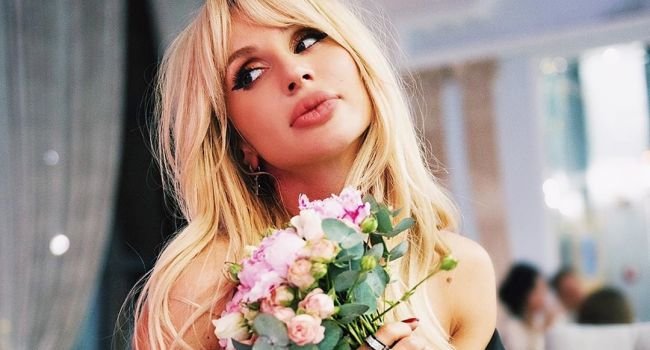 Лобода показала, какой у нее пресс. Подписчики думают, что отфотошопила